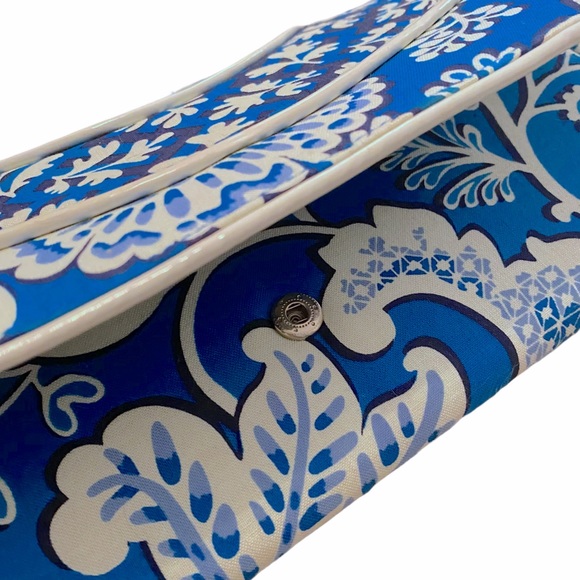 Vera Bradley NWOT Blue Lagoon Wristlet Clutch - Picture 3 of 5